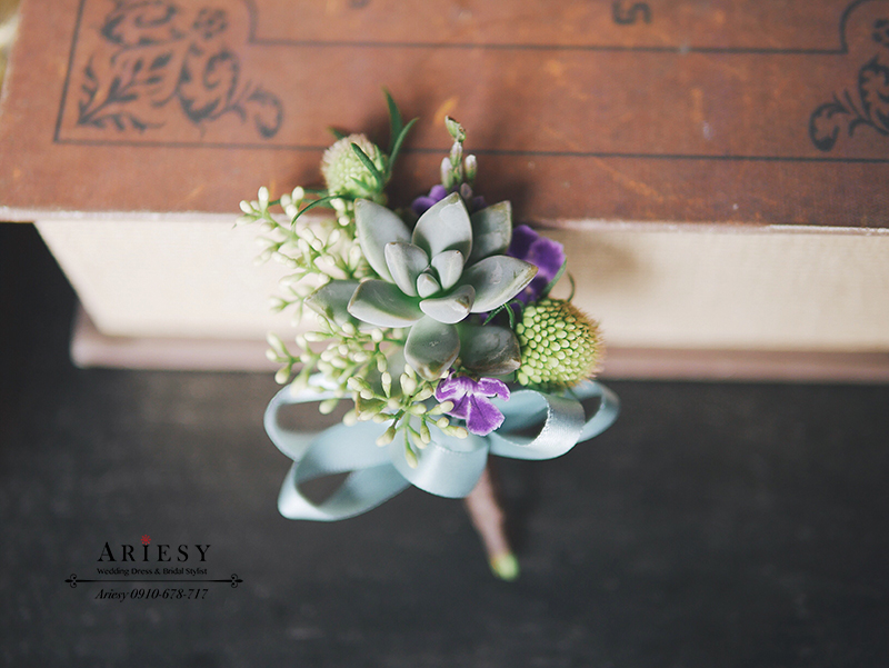 多肉新郎胸花,美式婚禮,新郎胸花,紫藍色系捧花,ariesy