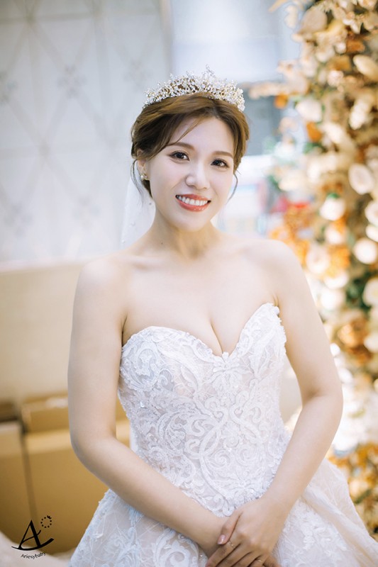新娘秘書,光澤底妝,台北新秘,日系編髮,白紗造型