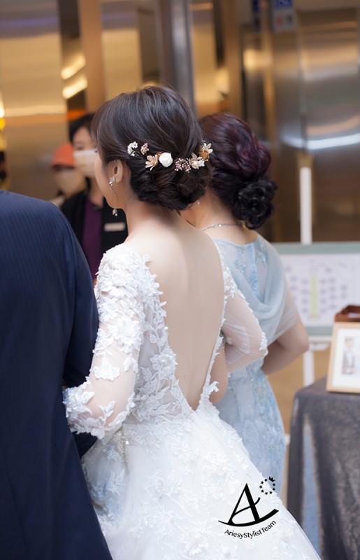 簡約白紗,韓風新娘造型,花藝新娘,新祕Hanya,編髮新秘