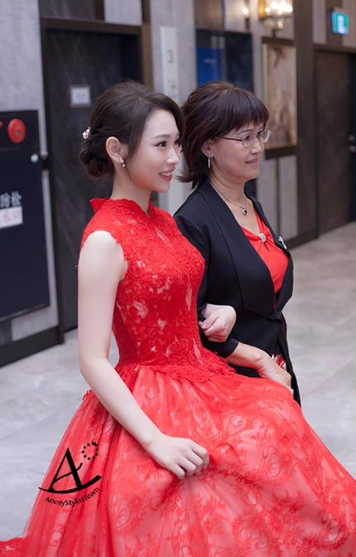 文定造型,編髮新秘,花藝新娘,紅色禮服,新娘造型