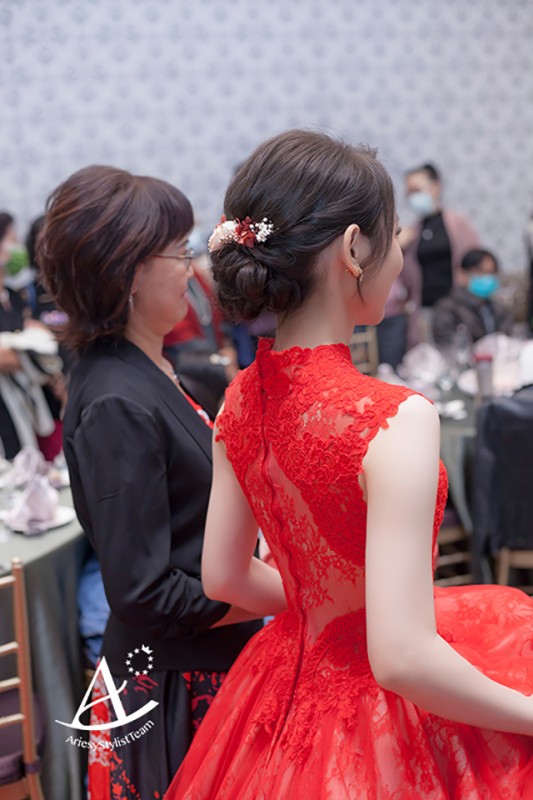 文定造型,編髮新秘,花藝新娘,紅色禮服,新娘造型