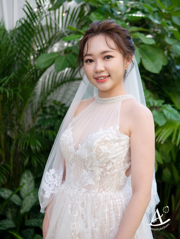 永生花捧花,證婚花藝白紗造型,編髮造型,蓬鬆盤髮,戶外證婚,Ariesy品牌婚紗