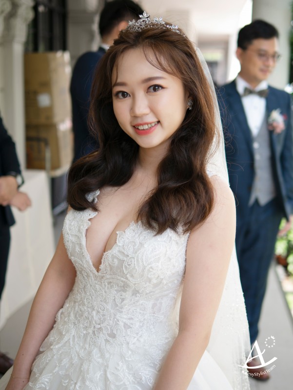 永生花捧花,證婚花藝白紗造型,編髮造型,蓬鬆盤髮,戶外證婚,Ariesy品牌婚紗