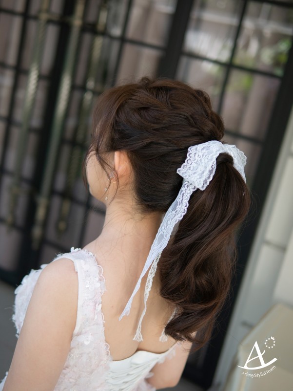 永生花捧花,證婚花藝白紗造型,編髮造型,蓬鬆盤髮,戶外證婚,Ariesy品牌婚紗