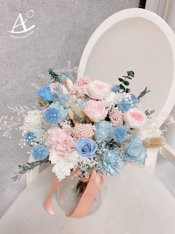 永生花捧花,證婚花藝白紗造型,編髮造型,蓬鬆盤髮,戶外證婚,Ariesy品牌婚紗