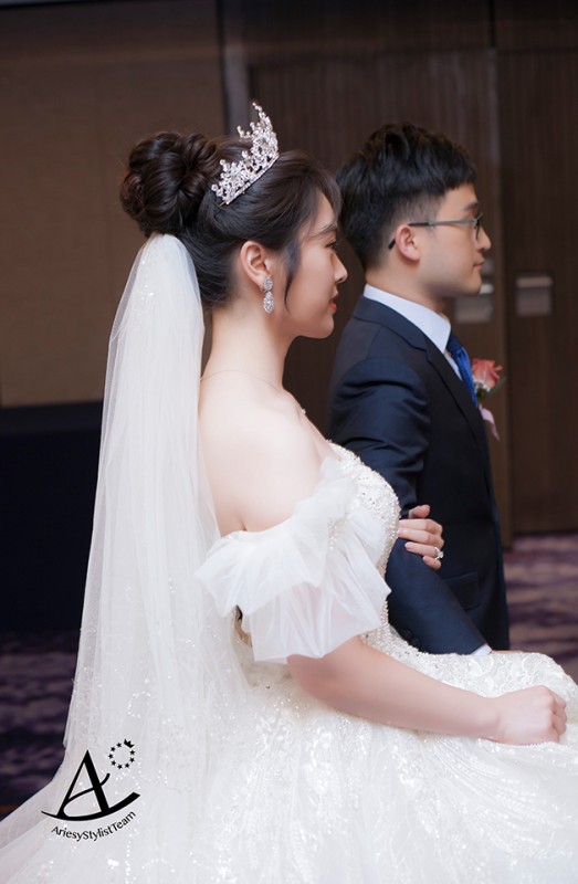 白紗造型,編髮新祕,新娘造型,進場白紗,名媛精緻妝感