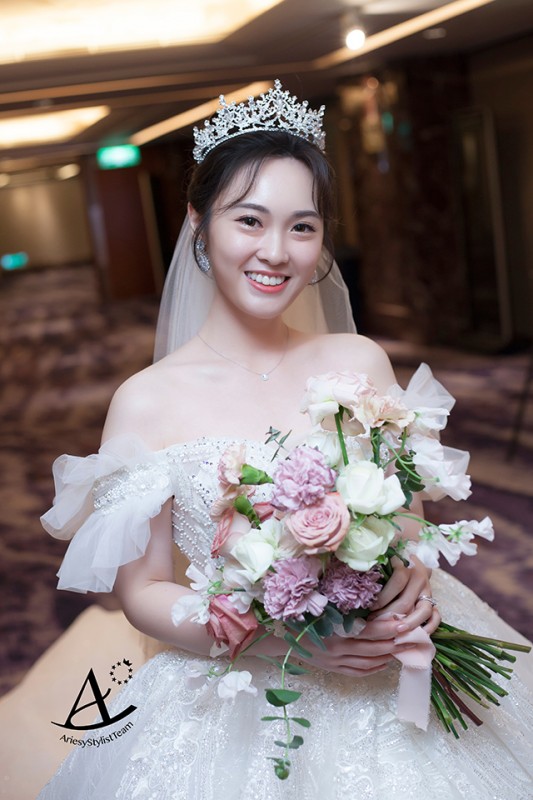 白紗造型,編髮新祕,新娘造型,進場白紗,名媛精緻妝感