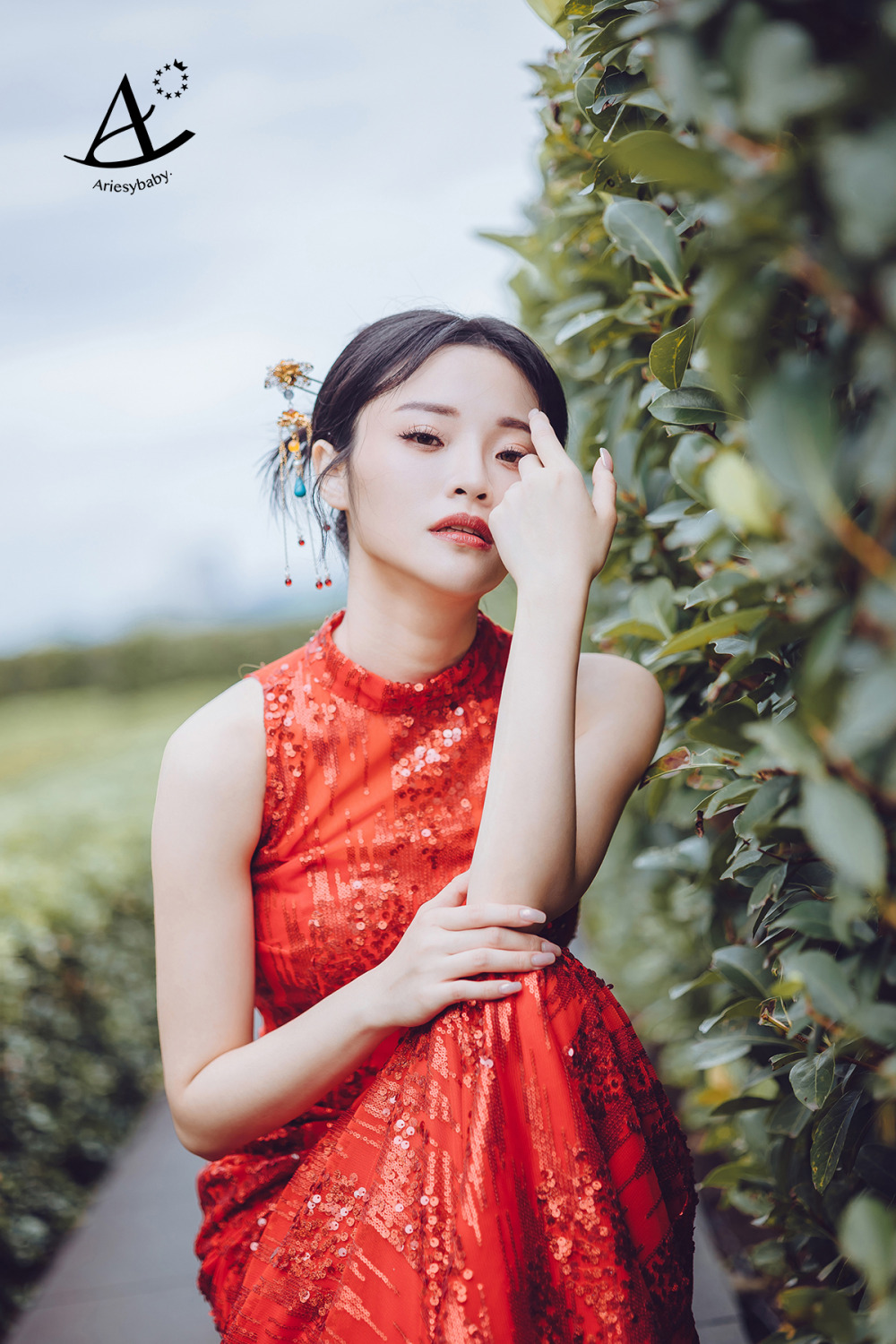 華麗白紗造型,新中式盤髮造型,復古旗袍造型,雞毛毽子頭,戶外婚禮,新秘推薦