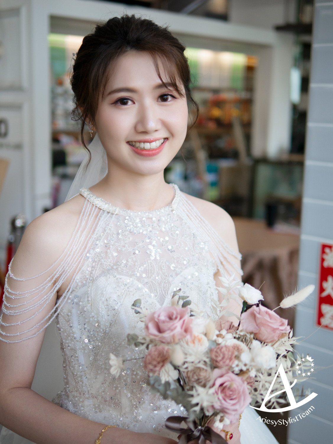 輕透發光妝感、花藝造型、編髮造型、新秘、蓬鬆馬尾造型、新娘造型