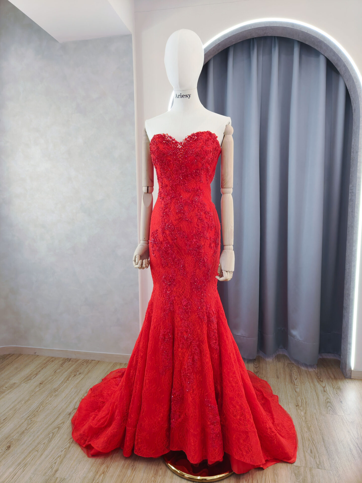 台北婚紗,禮服工作室,紅色魚尾高級款,紅色桃心領禮服,訂婚禮服,文定禮服