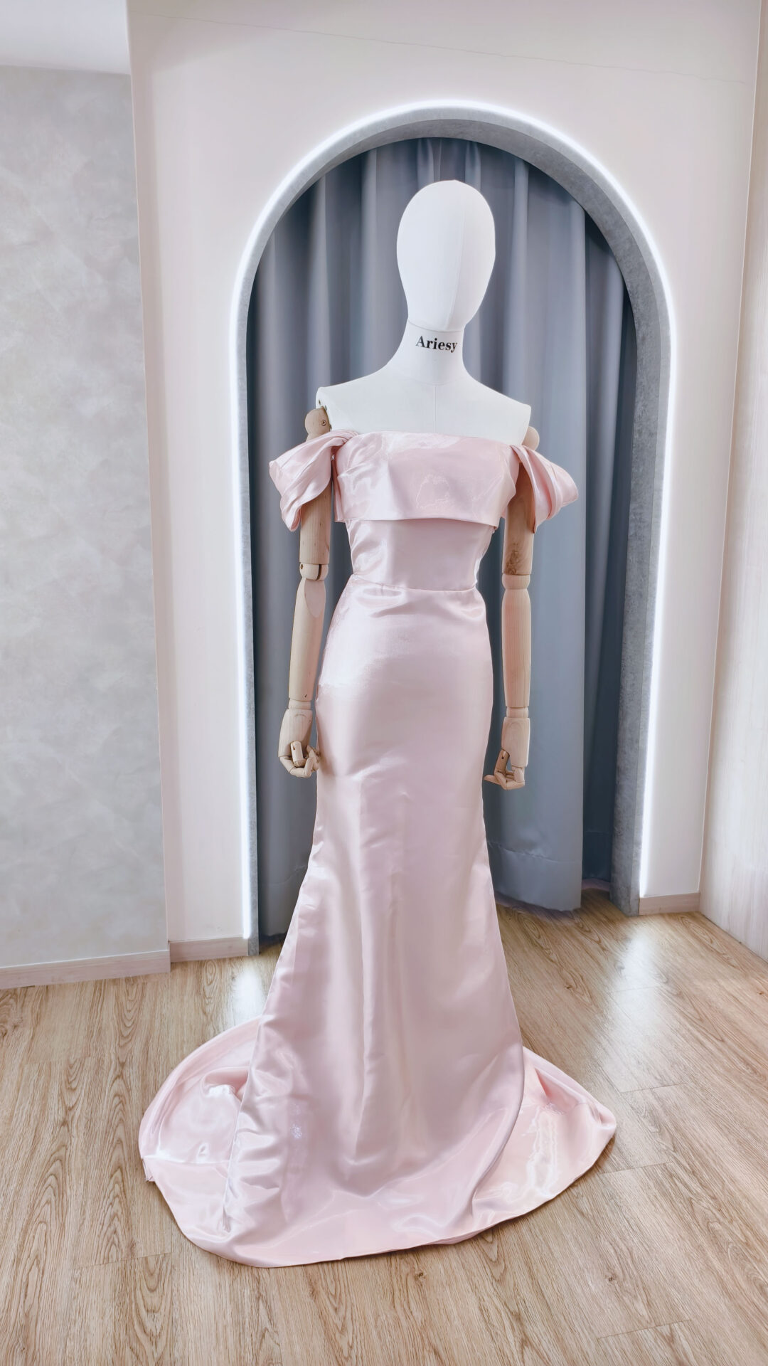 粉色禮服,粉色魚尾禮服,敬酒禮服,宴會春酒尾牙推薦,禮服˙出租