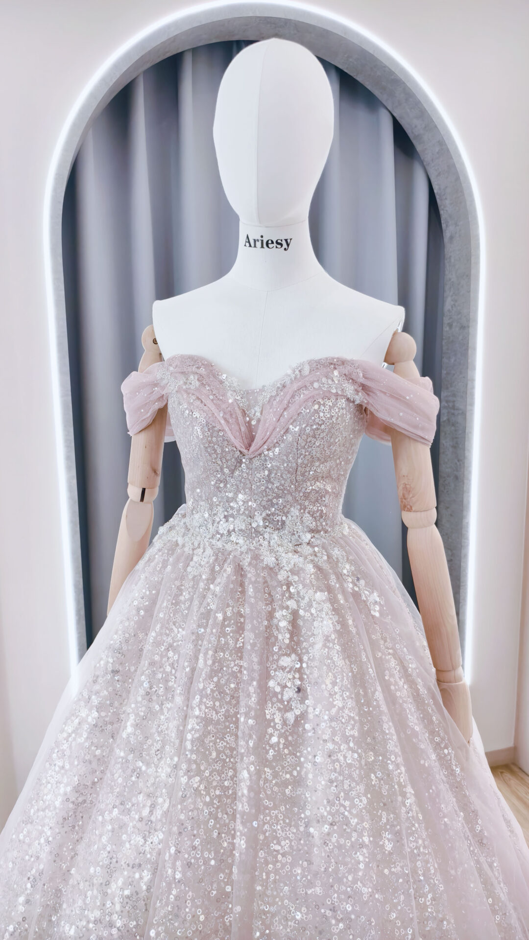 銀粉婚紗,銀粉色禮服,純宴客婚禮推薦婚紗,愛瑞思婚紗,亮晶晶婚紗禮服