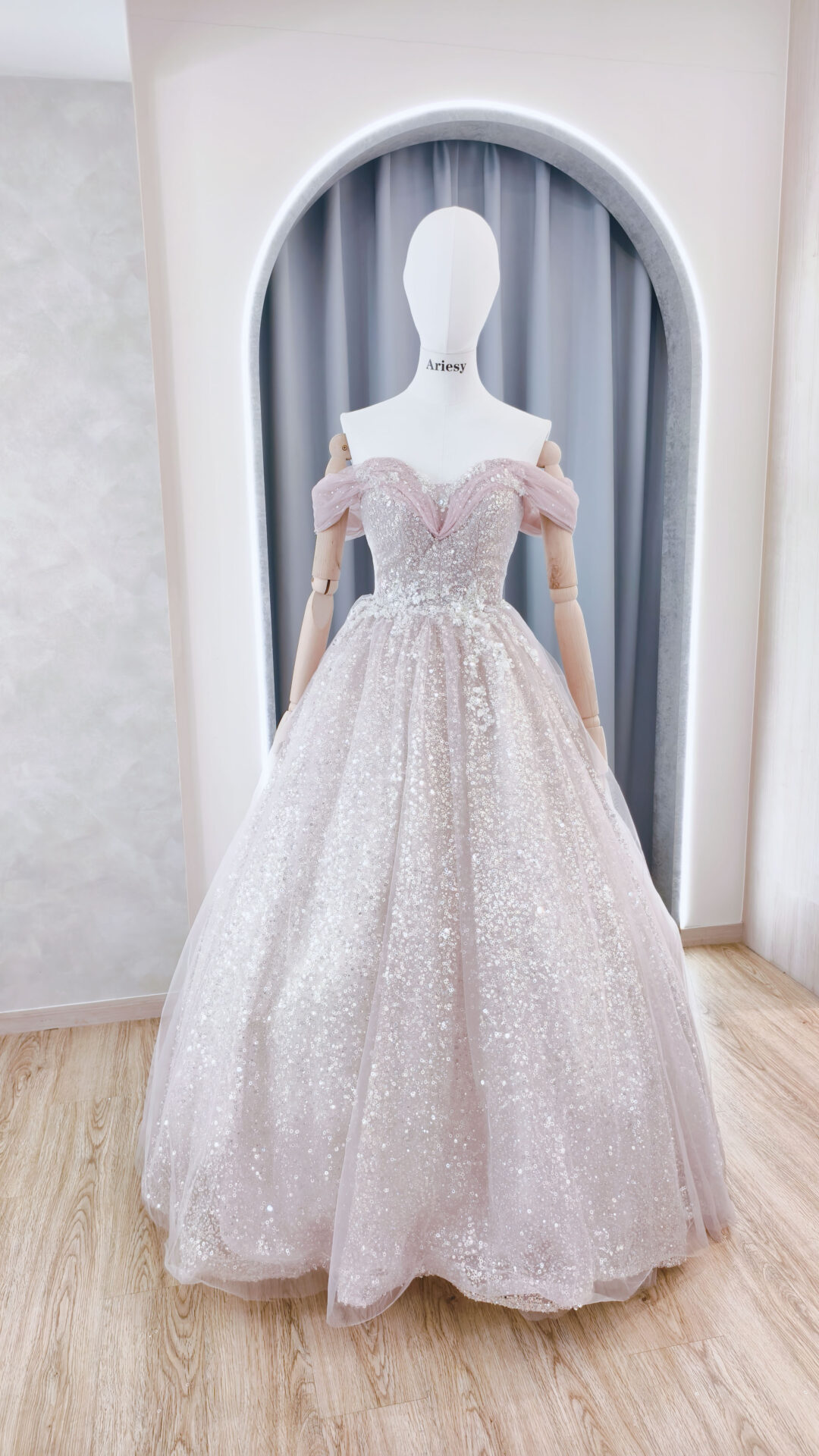 銀粉婚紗,銀粉色禮服,純宴客婚禮推薦婚紗,愛瑞思婚紗,亮晶晶婚紗禮服
