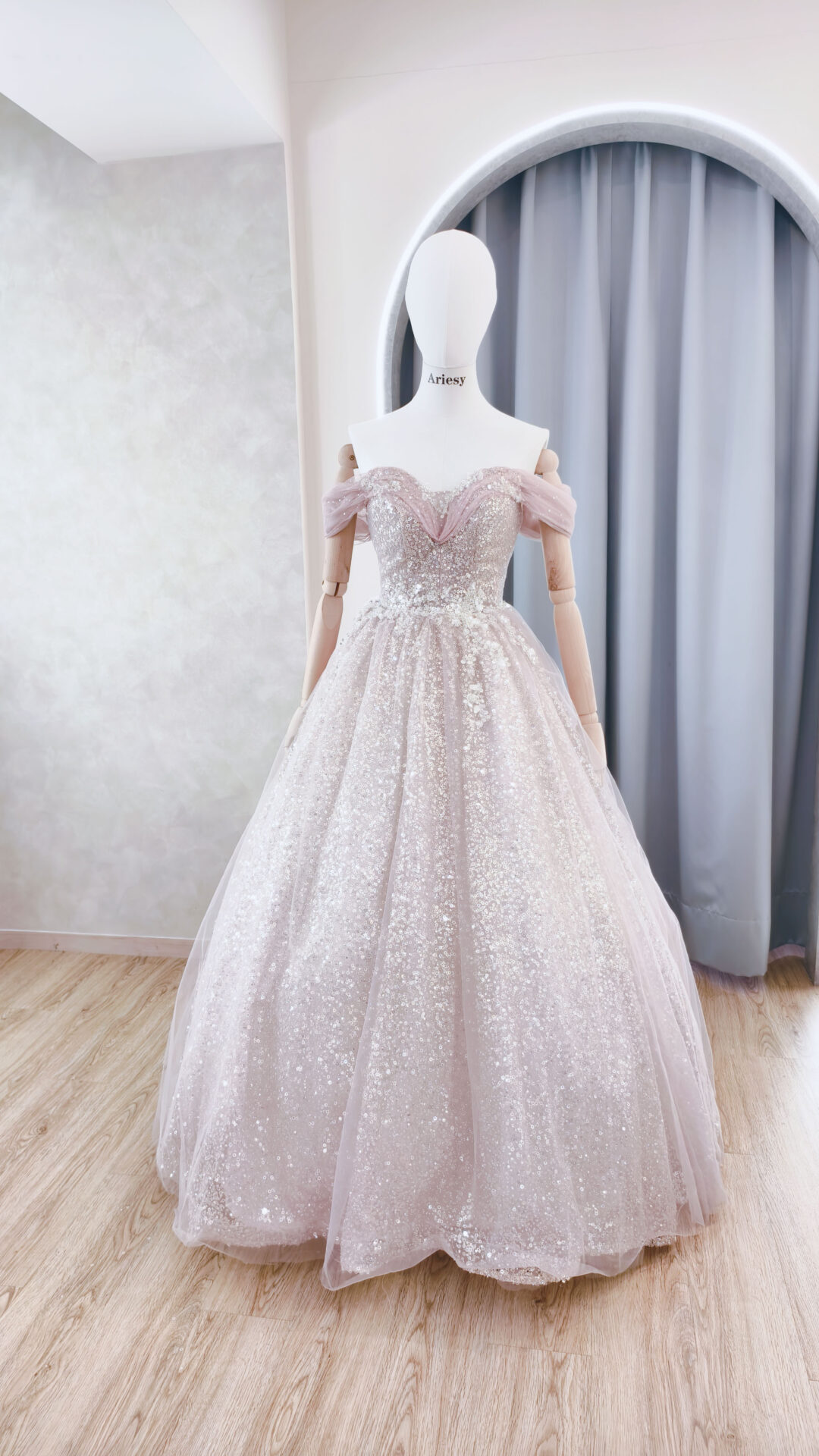 銀粉婚紗,銀粉色禮服,純宴客婚禮推薦婚紗,愛瑞思婚紗,亮晶晶婚紗禮服