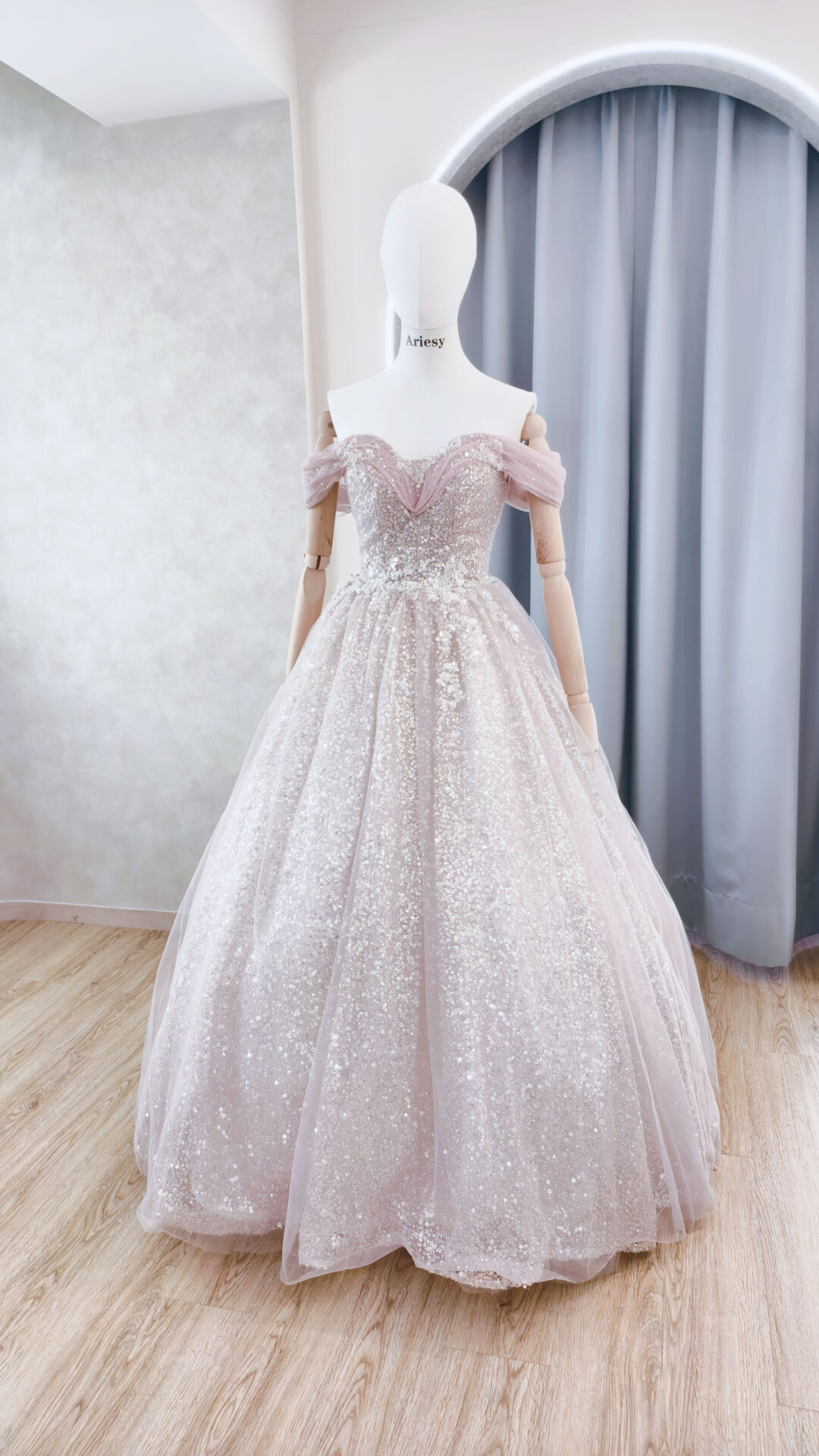 銀粉婚紗,銀粉色禮服,純宴客婚禮推薦婚紗,愛瑞思婚紗,亮晶晶婚紗禮服