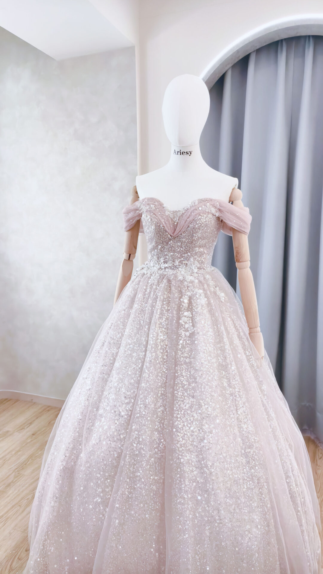 銀粉婚紗,銀粉色禮服,純宴客婚禮推薦婚紗,愛瑞思婚紗,亮晶晶婚紗禮服