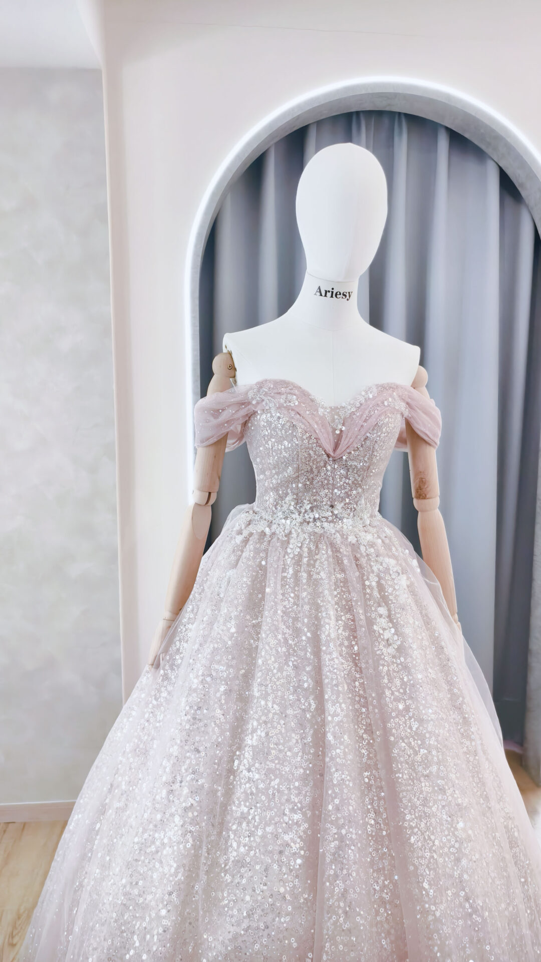 銀粉婚紗,銀粉色禮服,純宴客婚禮推薦婚紗,愛瑞思婚紗,亮晶晶婚紗禮服