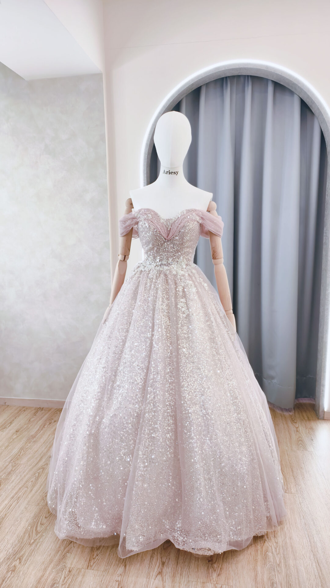 銀粉婚紗,銀粉色禮服,純宴客婚禮推薦婚紗,愛瑞思婚紗,亮晶晶婚紗禮服