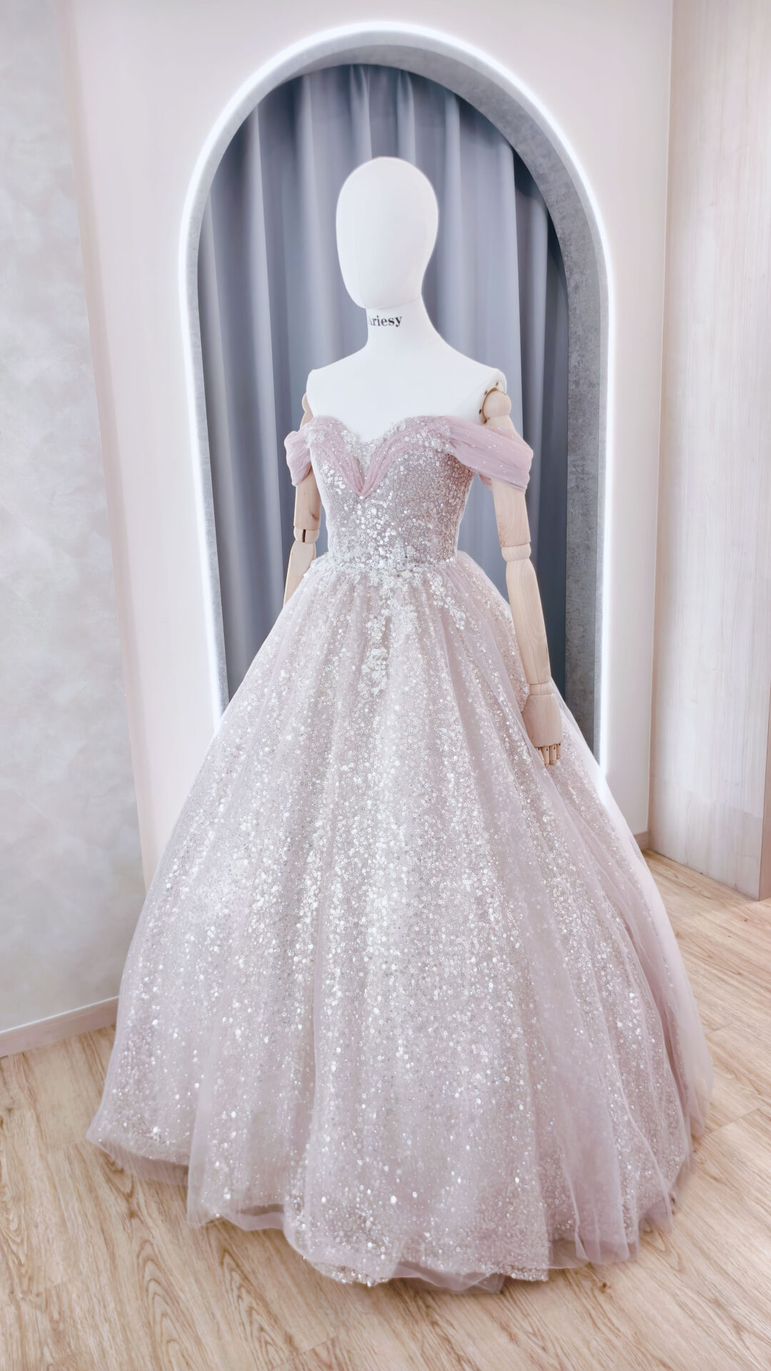 銀粉婚紗,銀粉色禮服,純宴客婚禮推薦婚紗,愛瑞思婚紗,亮晶晶婚紗禮服