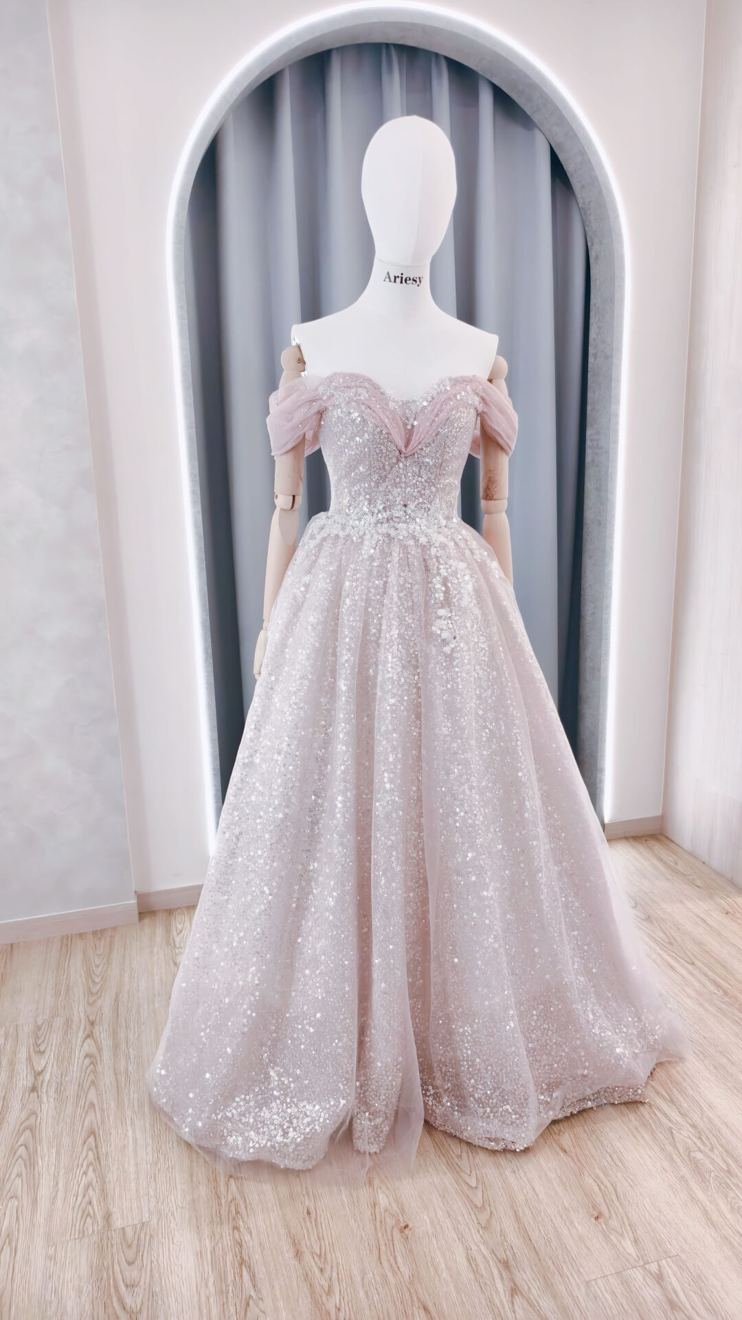 銀粉婚紗,銀粉色禮服,純宴客婚禮推薦婚紗,愛瑞思婚紗,亮晶晶婚紗禮服