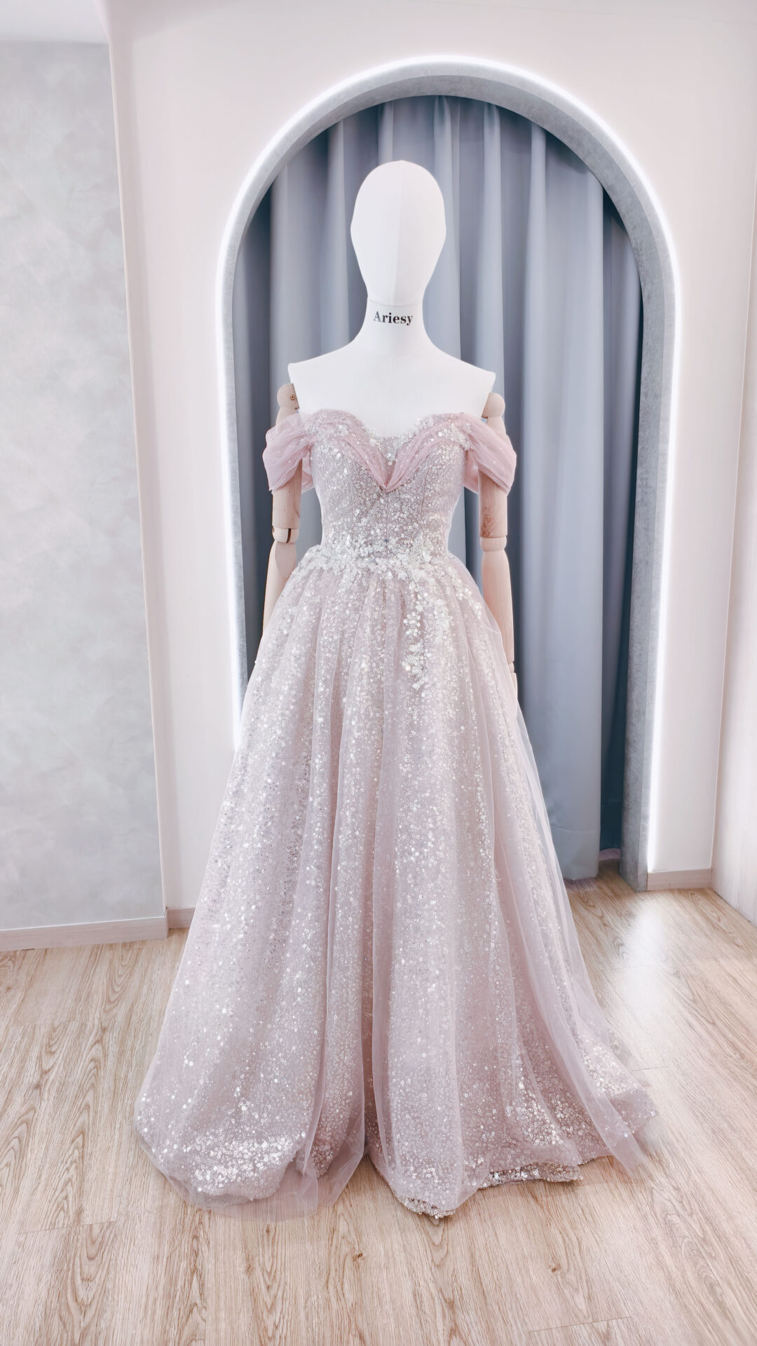 銀粉婚紗,銀粉色禮服,純宴客婚禮推薦婚紗,愛瑞思婚紗,亮晶晶婚紗禮服