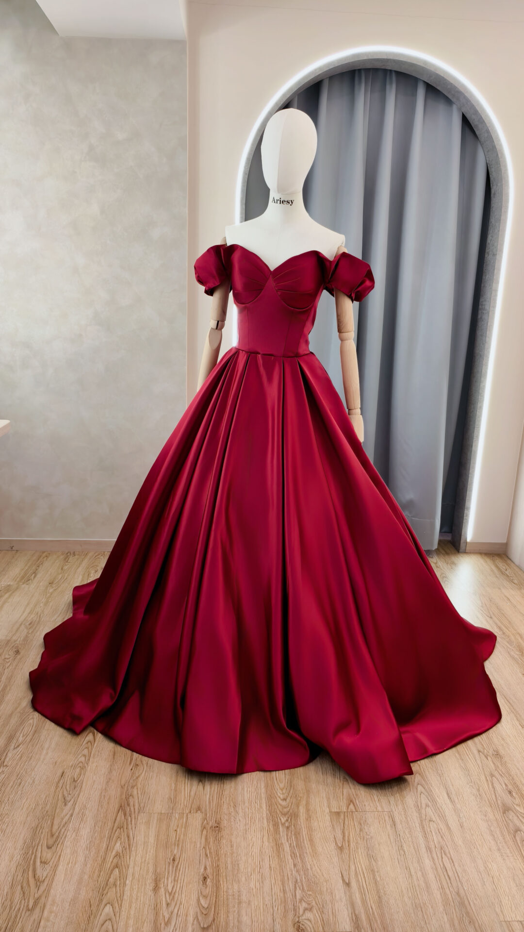 紅色禮服,台北婚紗禮服品牌,敬酒禮服,文定儀式,尾牙禮服,主持晚會禮服推薦,訂婚禮服