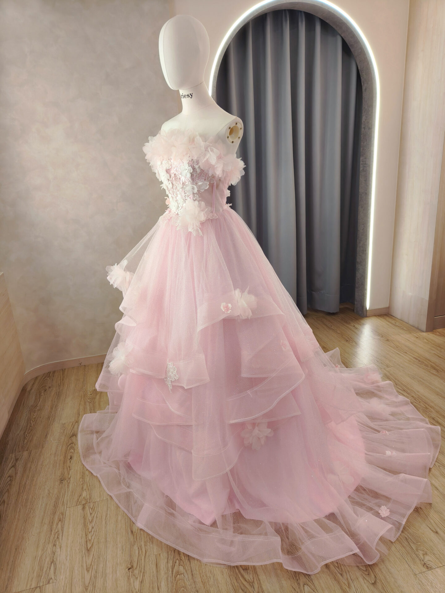 台北禮服出租推薦,Ariesy愛瑞思婚紗推薦,花朵禮服婚紗,婚紗工作室推薦,北部婚紗攝影包套,禮服出租,粉紅色禮服婚紗,花花婚紗禮服