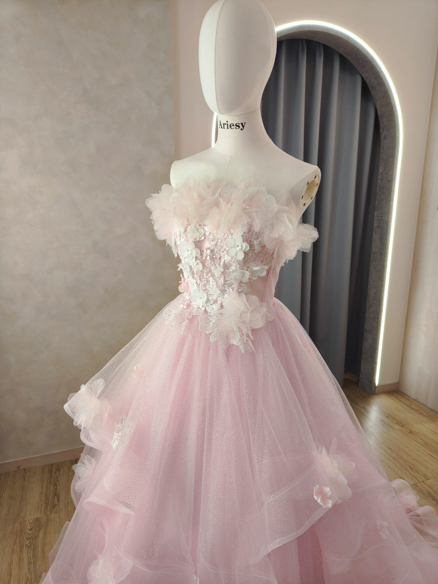 台北禮服出租推薦,Ariesy愛瑞思婚紗推薦,花朵禮服婚紗,婚紗工作室推薦,北部婚紗攝影包套,禮服出租,粉紅色禮服婚紗,花花婚紗禮服