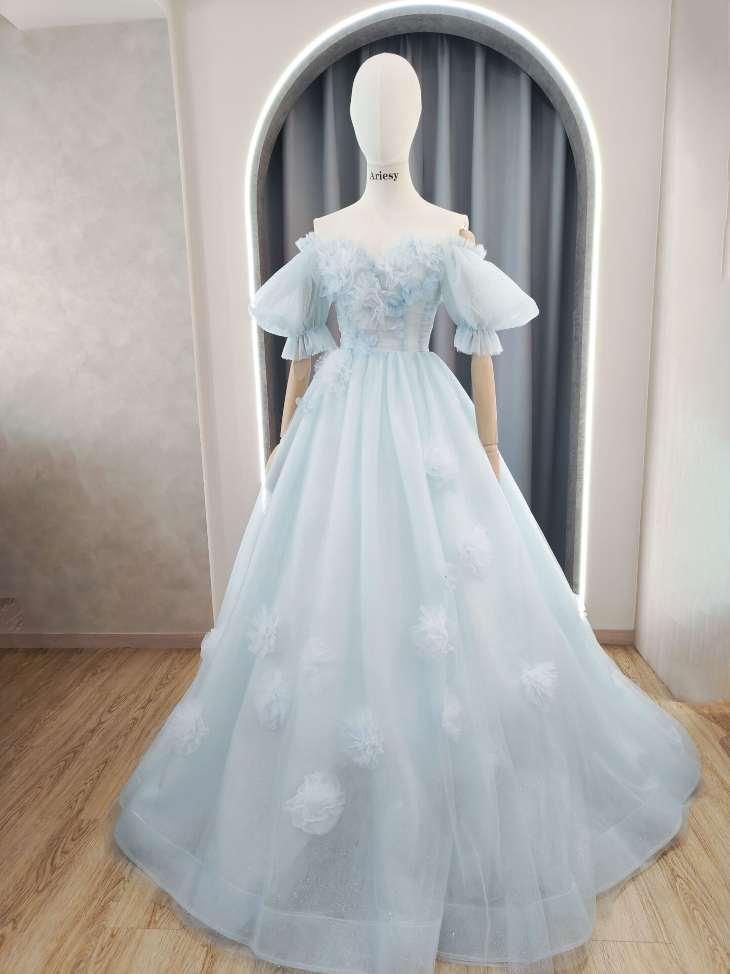 公主泡泡袖遮手臂藍色婚紗禮服,台北宴客禮服租借,Ariesy愛瑞思婚紗推薦,花花禮服婚紗,婚紗工作室推薦,北部婚紗攝影包套,禮服出租,水藍色禮服,寶寶藍婚紗